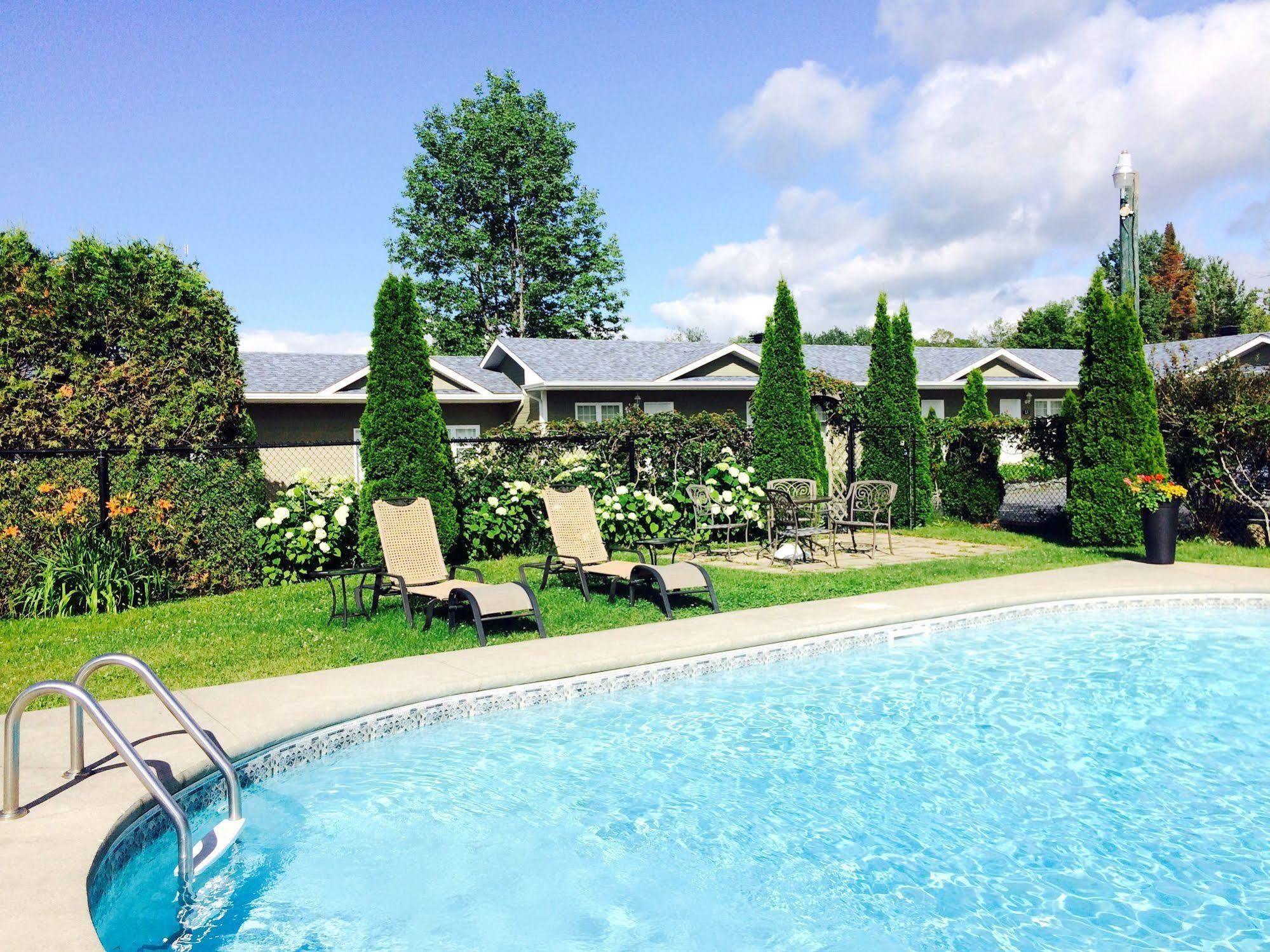 Motel Des Cedres Sherbrooke Exterior foto